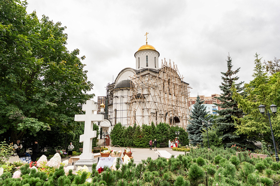 Архиерейское богослужение в Преображенском соборе города Люберцы